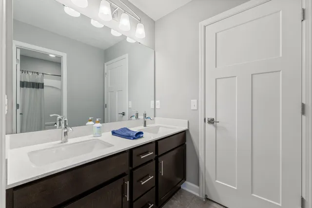 $769,900 | 4617 Cobalt Lane, Woodbury, MN 55129