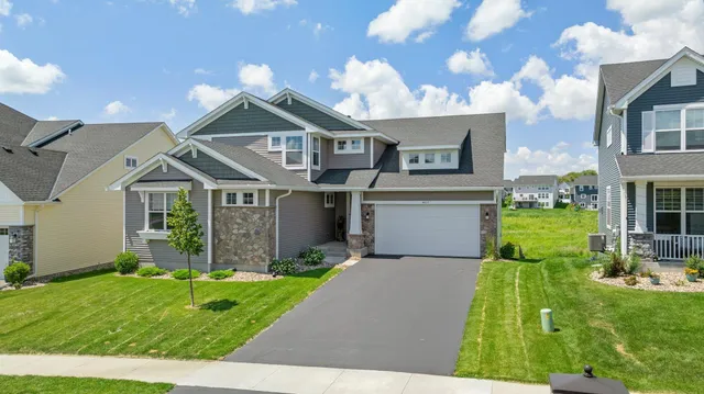 $769,900 | 4617 Cobalt Lane, Woodbury, MN 55129