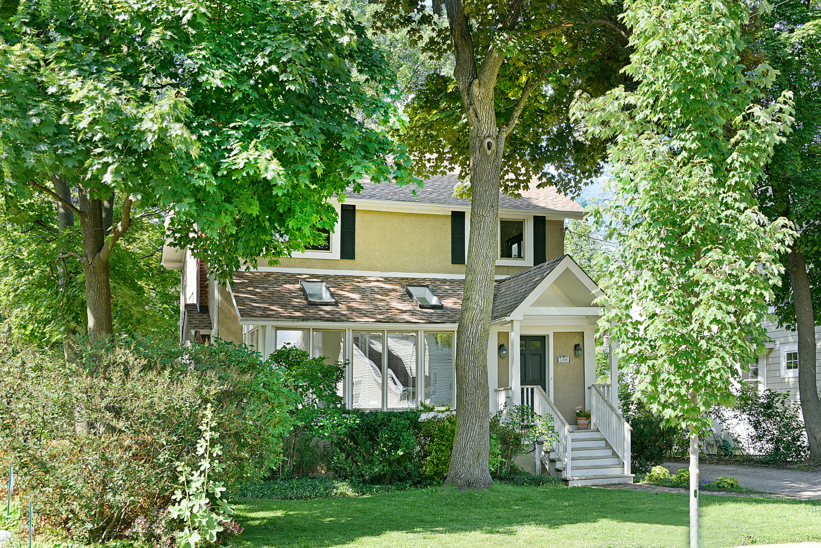 1069 Chatfield Road Winnetka, IL 60093 - Photo 1 of 1
