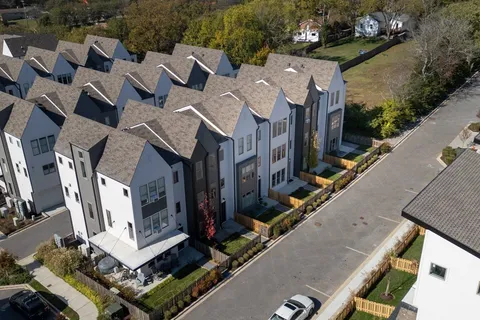$439,900 | 334 East Village Lane, Nashville, TN 37216
