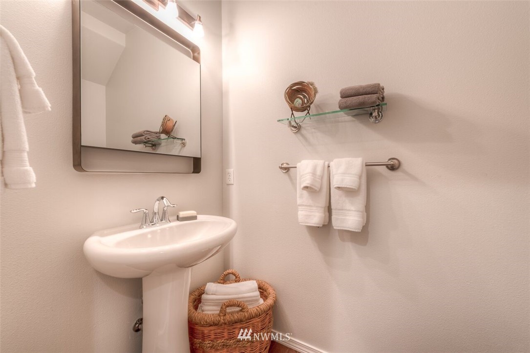 422 196th Street Southeast Bothell, WA 98012 - Photo 9 of 22