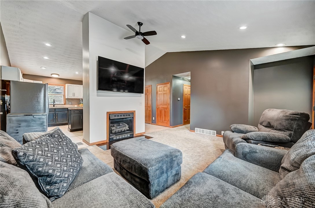 1493 South Burnett Road Springfield, OH 45505 - Photo 11 of 37