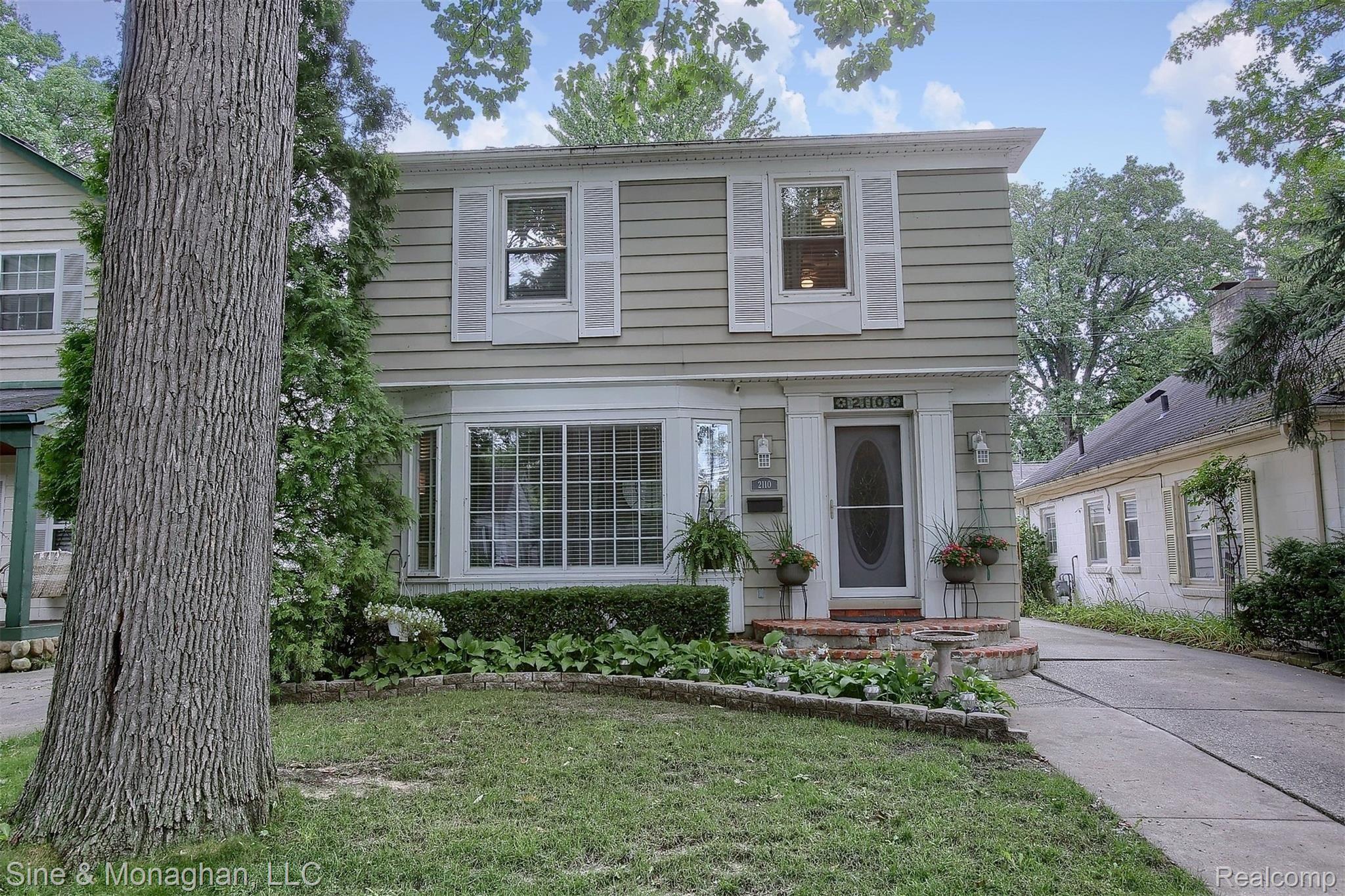 2110 Hampton Road Grosse Pointe, MI 48236 - Photo 1 of 31 1-Front.jpg