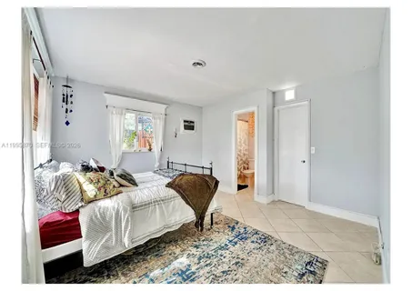 $630,000 | 381 Northeast 42nd Street, Oakland Park, FL 33334
