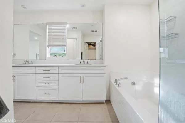 $2,950 | 556 Enzo Street, Lake Elsinore, CA 92530