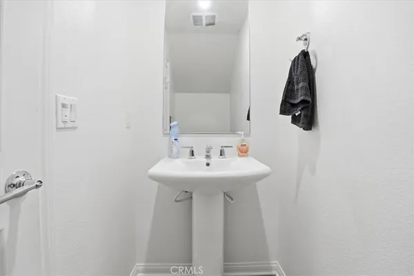 $2,950 | 556 Enzo Street, Lake Elsinore, CA 92530