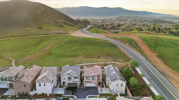 $2,950 | 556 Enzo Street, Lake Elsinore, CA 92530