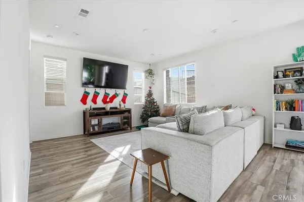 $2,950 | 556 Enzo Street, Lake Elsinore, CA 92530