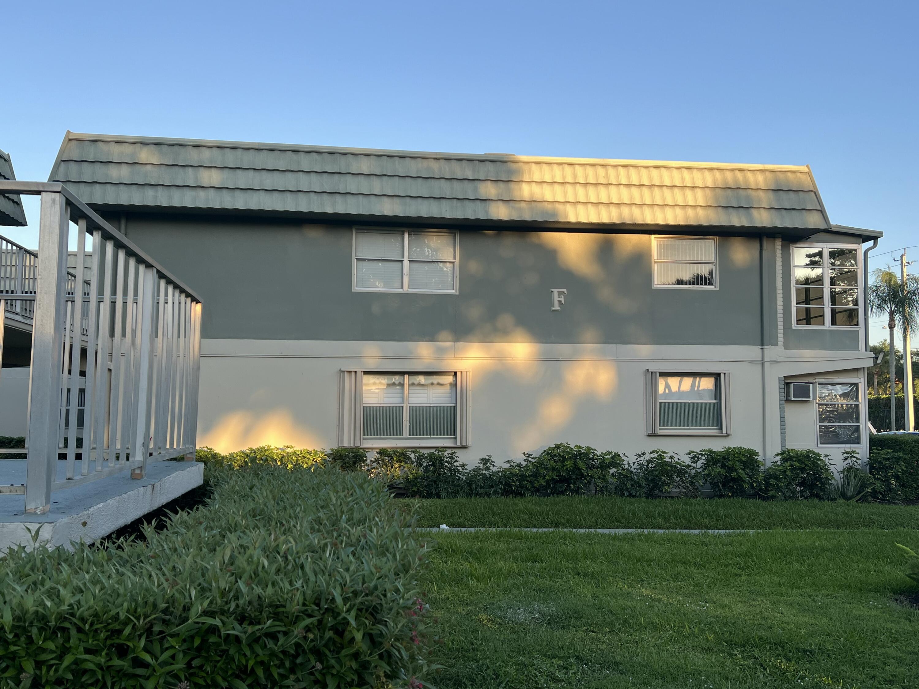 267 Flanders F Delray Beach, FL 33484 - Photo 18 of 20 IMG_2075 2