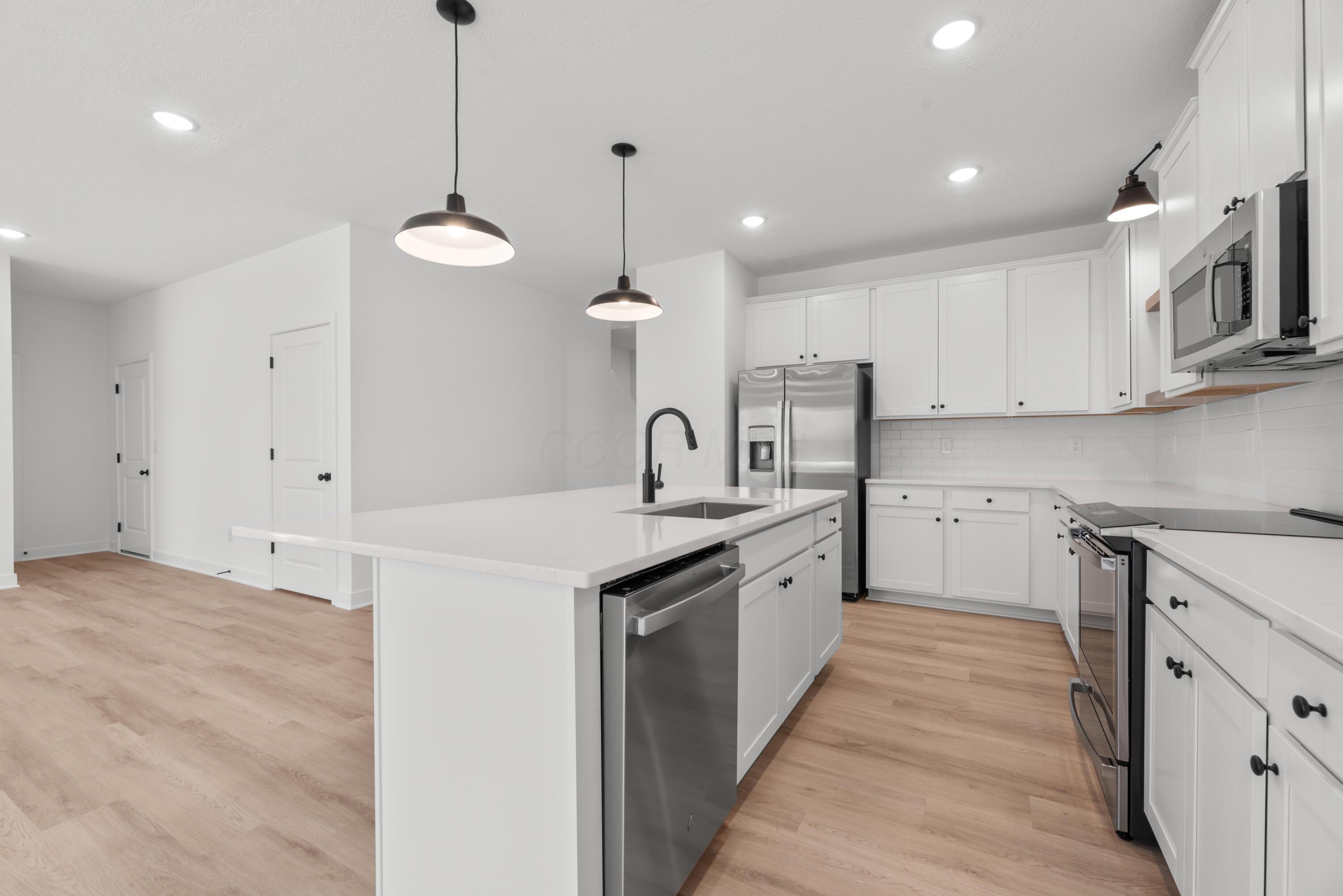 15831 King Road Howard, OH 43028 - Photo 8 of 39 kitchen