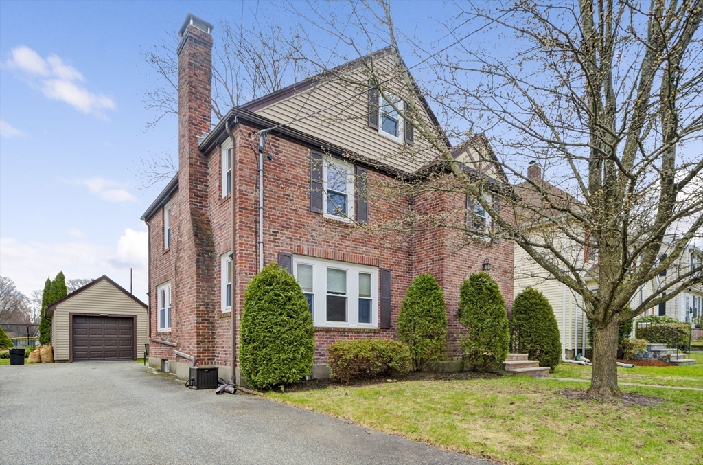 81 Mayall Road Waltham, MA 02453 - Photo 3 of 38 Gallery Image 3