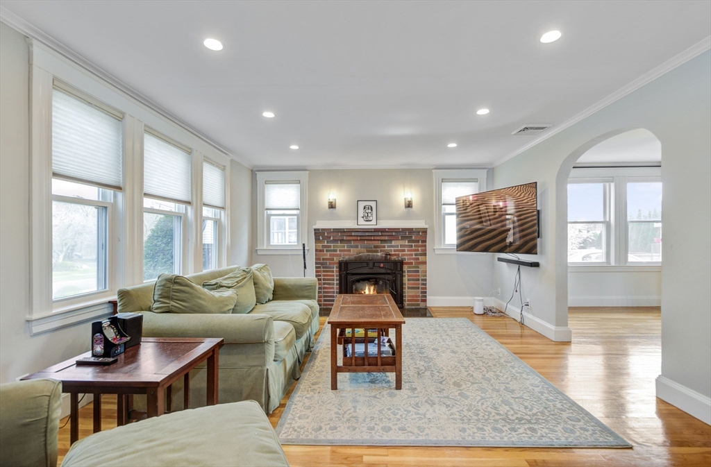 81 Mayall Road Waltham, MA 02453 - Photo 8 of 38 Gallery Image 8