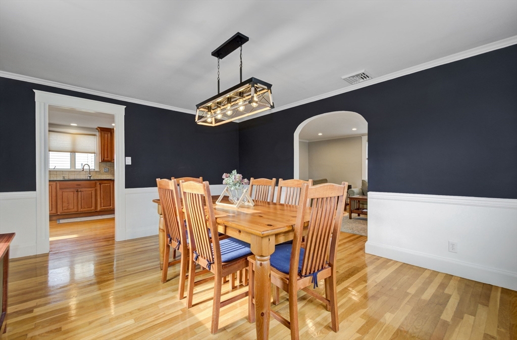 81 Mayall Road Waltham, MA 02453 - Photo 9 of 38 Gallery Image 9