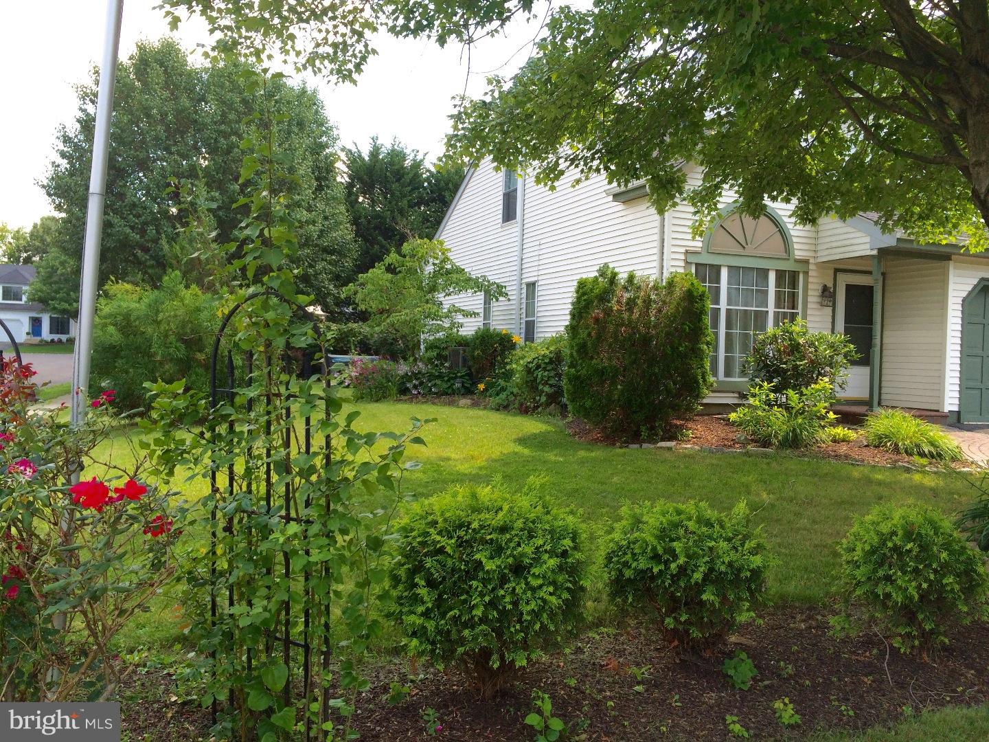 54 Ridgewood Way Burlington, NJ 08016 - Photo 4 of 21 Exterior Side