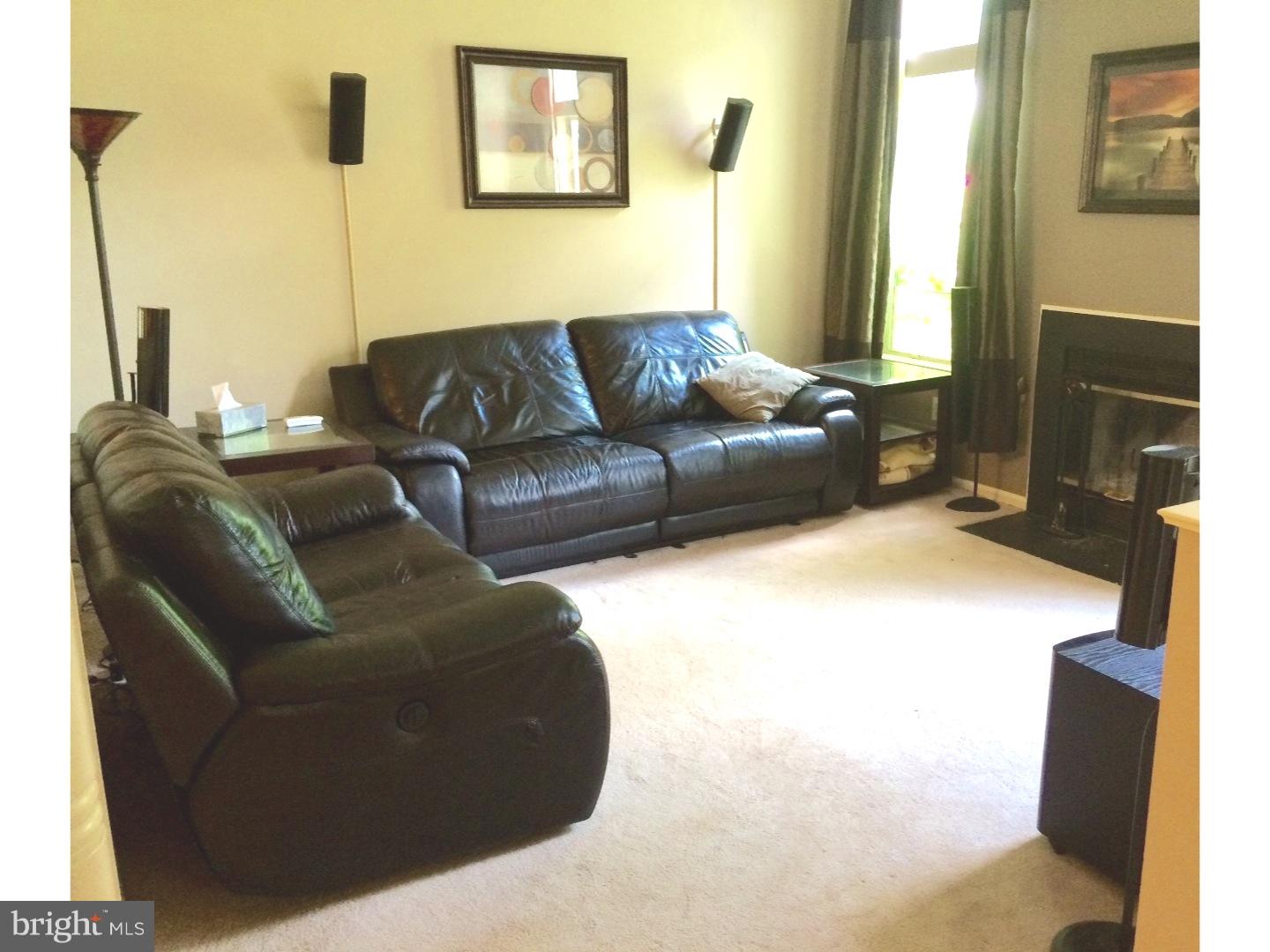 54 Ridgewood Way Burlington, NJ 08016 - Photo 10 of 21 Family Room