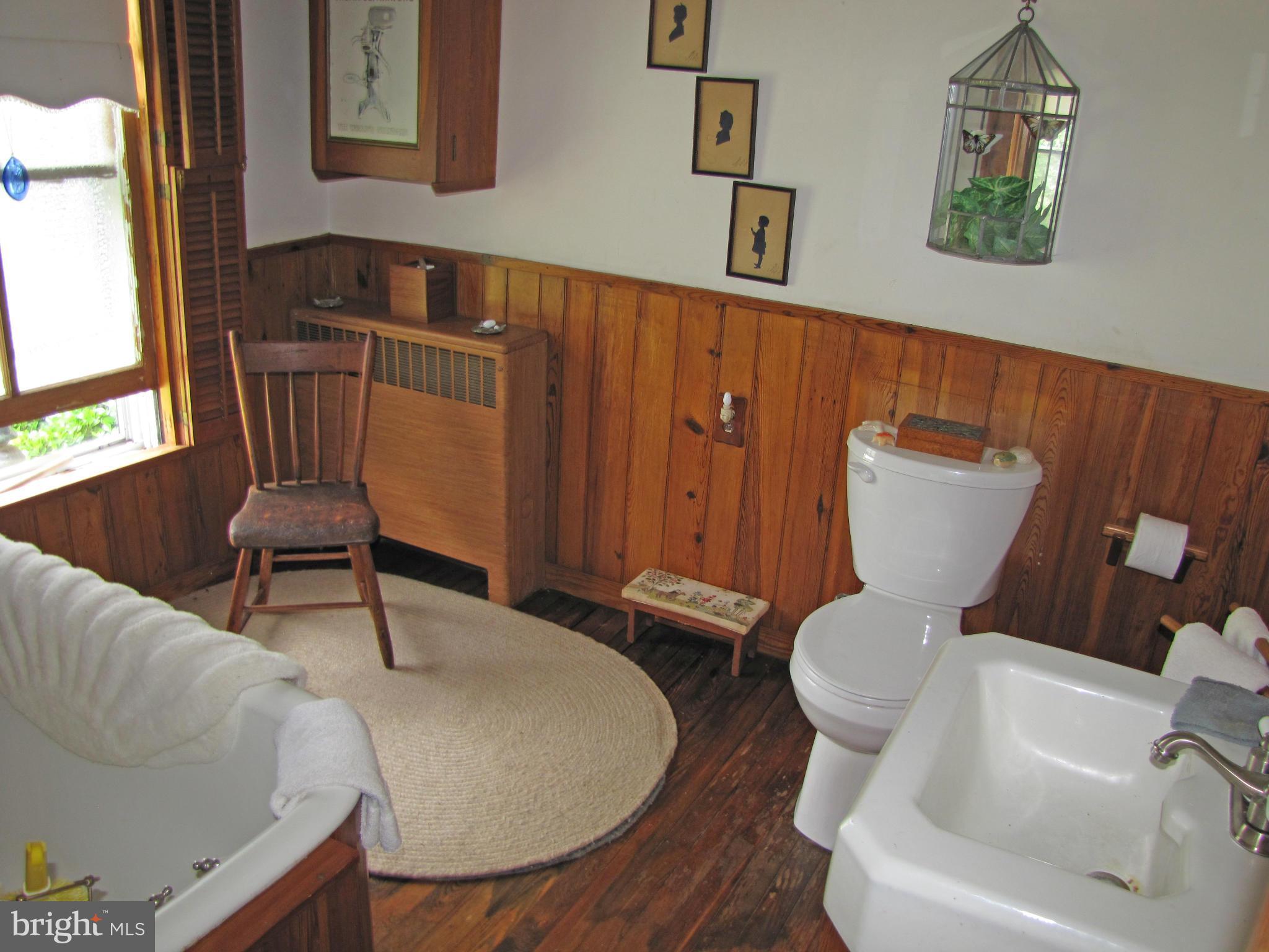 2879 Leeds Manor Road Markham, VA 22643 - Photo 13 of 30 Bath