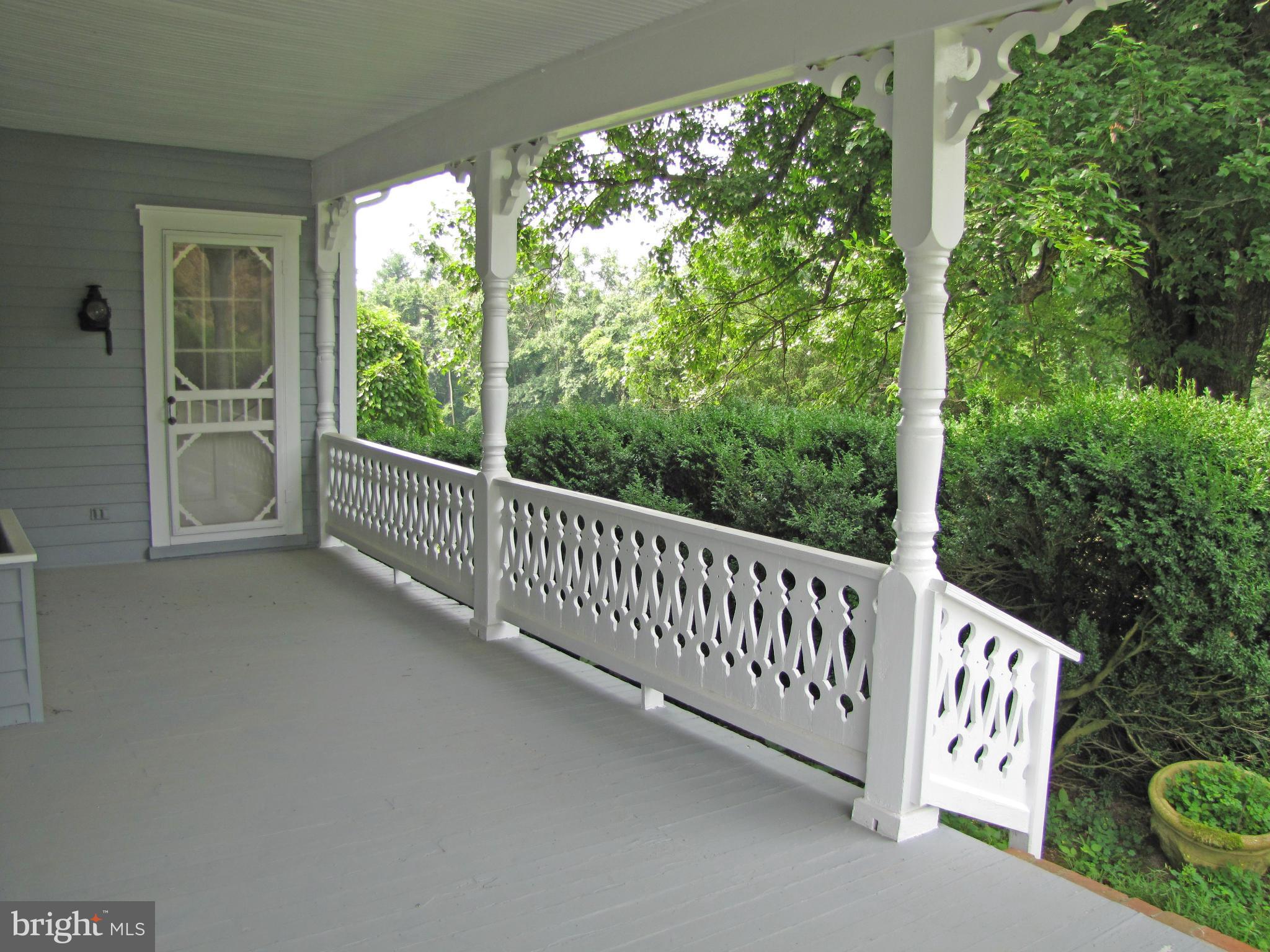 2879 Leeds Manor Road Markham, VA 22643 - Photo 17 of 30 Exterior (Front)