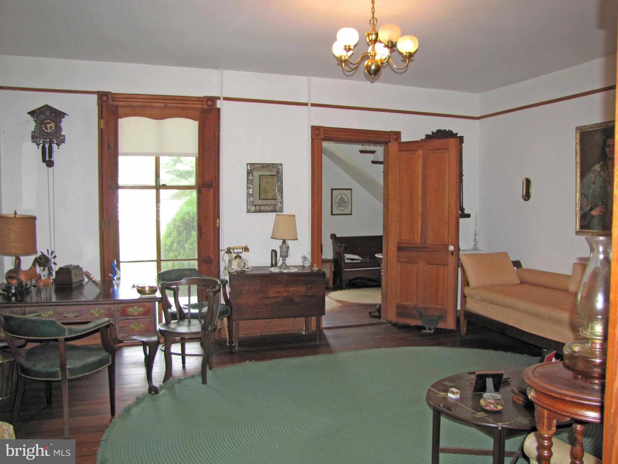 2879 Leeds Manor Road Markham, VA 22643 - Photo 6 of 30 Living Room