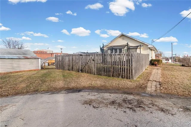 $179,900 | 310 South College Street, Richmond, MO 64085