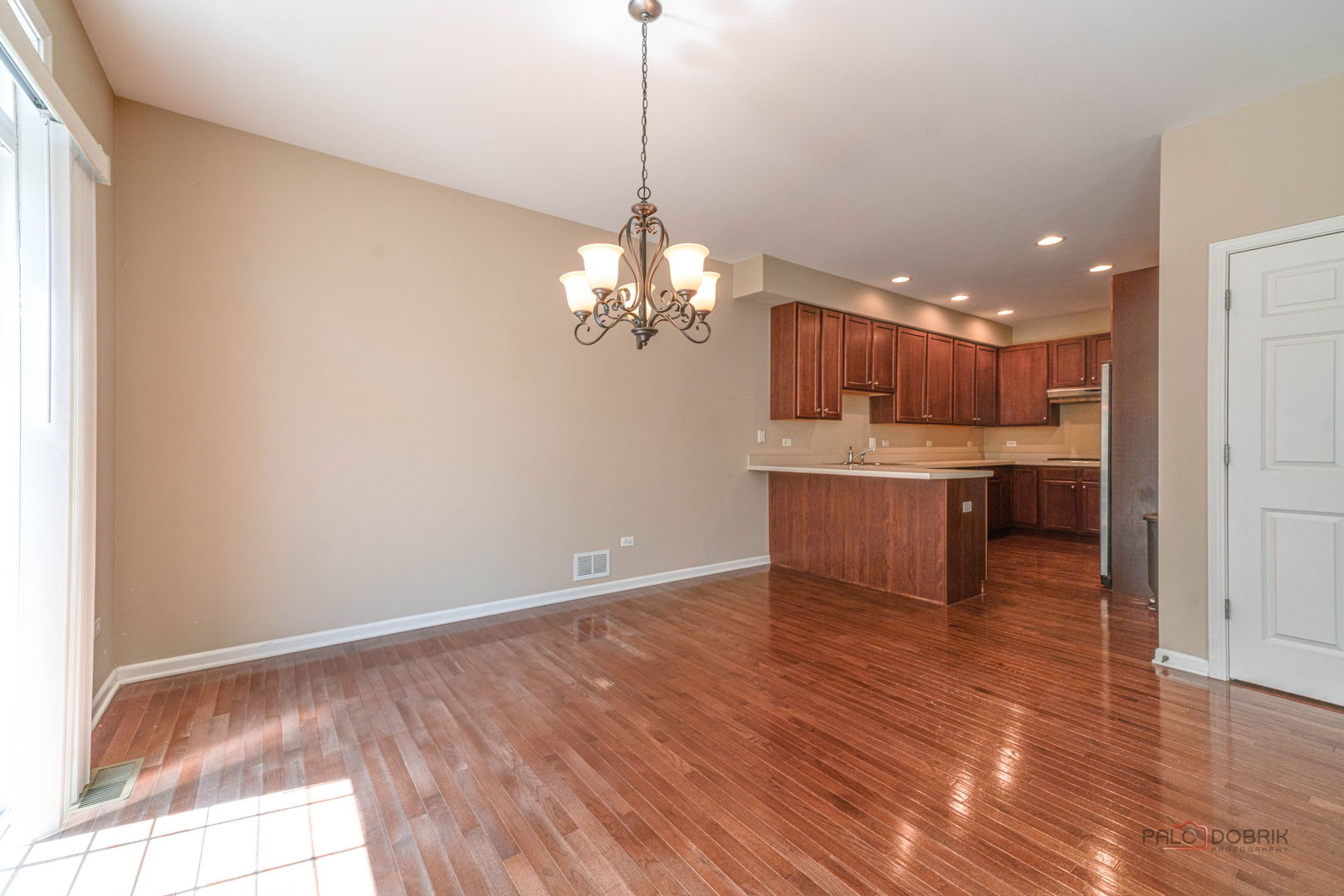 790 Oak Hollow Road Crystal Lake, IL 60014 - Photo 8 of 33