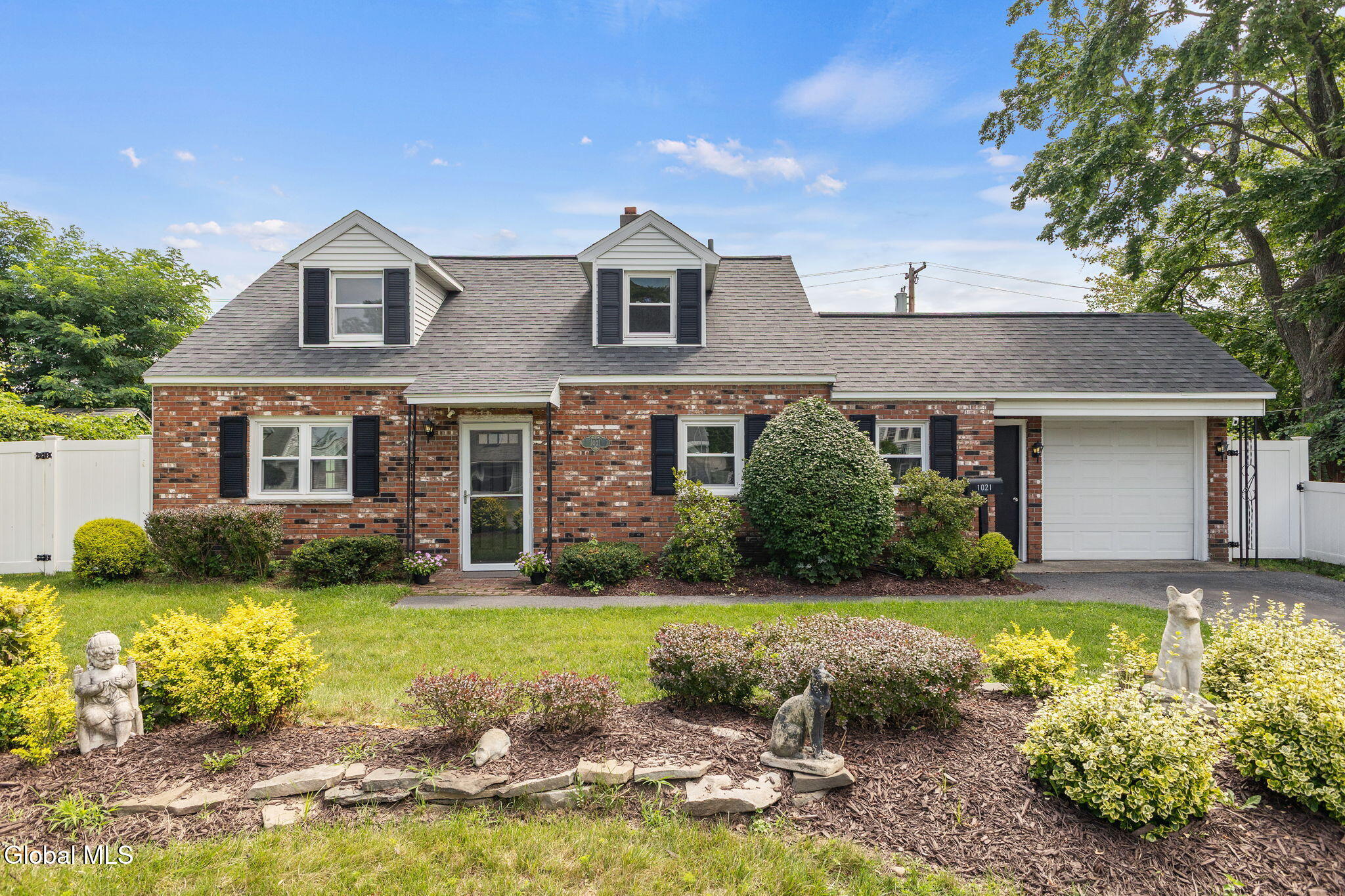 1021 Roberta Road Rotterdam, NY 12303 - Photo 1 of 46 1-1021RobertaRd_001