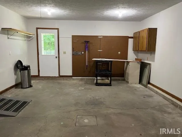 $279,900 | 9451 South Amanda Drive, Claypool, IN 46510