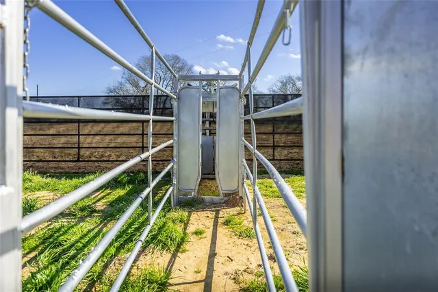 $725,000 | 511 County Road 161, Long Branch, TX 75669