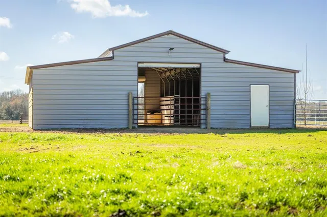 $725,000 | 511 County Road 161, Long Branch, TX 75669