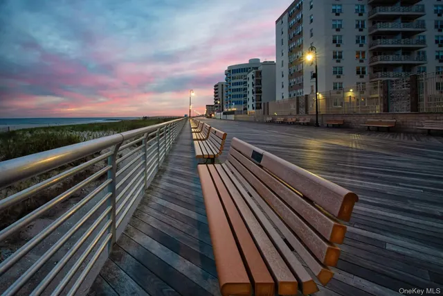 a view of front of a house with a porch