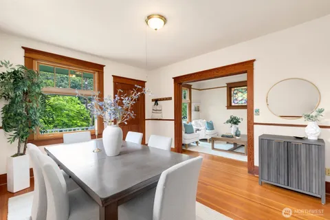 $1,025,000 | 4611 34th Avenue West, Seattle, WA 98199
