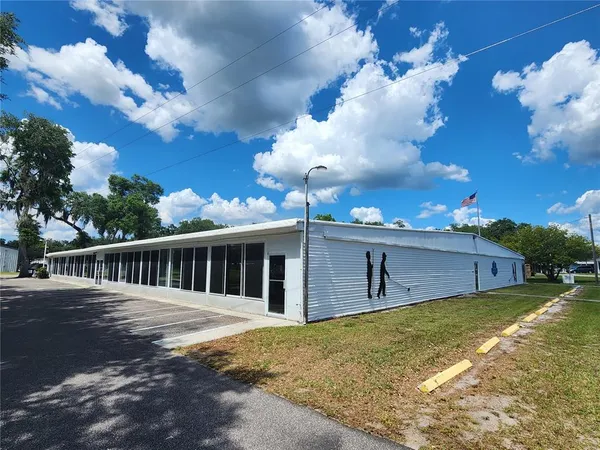 $1,350 | 36801 Camelia Court, Zephyrhills, FL 33542