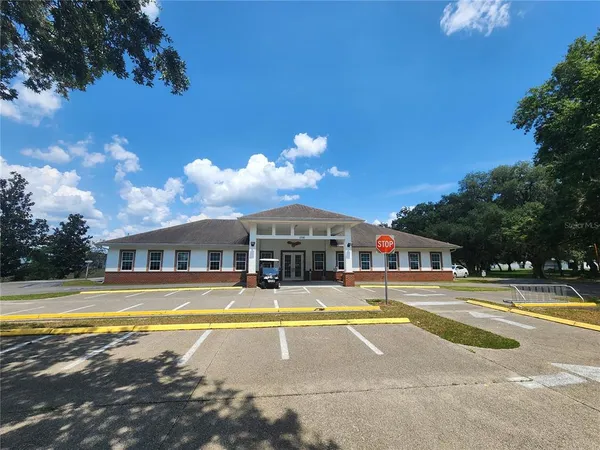 $1,350 | 36801 Camelia Court, Zephyrhills, FL 33542