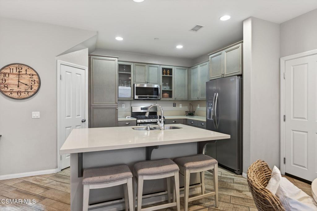 178 Stagetrail Road Camarillo, CA 93010 - Photo 11 of 42