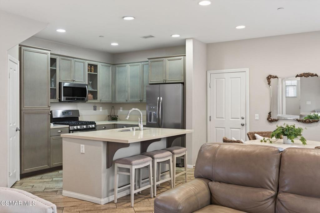 178 Stagetrail Road Camarillo, CA 93010 - Photo 9 of 42