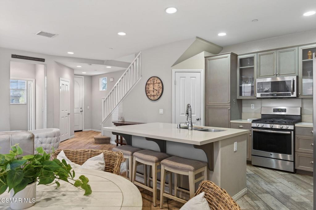 178 Stagetrail Road Camarillo, CA 93010 - Photo 10 of 42