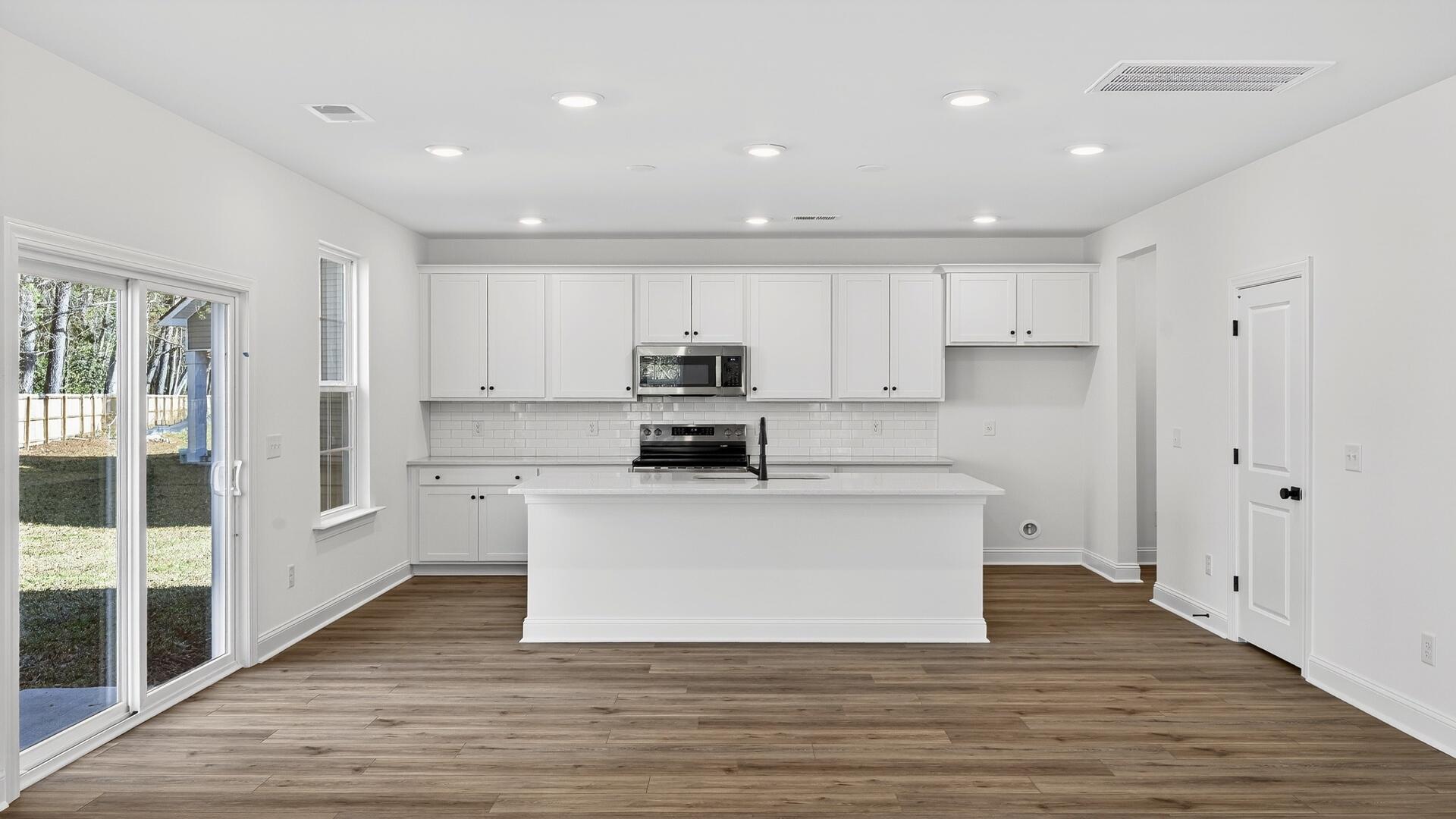 477 Cadbury Loop Summerville, SC 29486 - Photo 12 of 28 Kitchen(4)