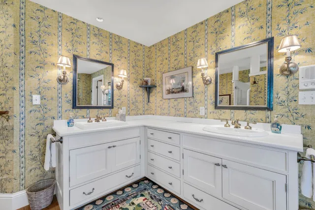 $14,500,000 | 825 Main Street, Vineyard Haven, MA 02568