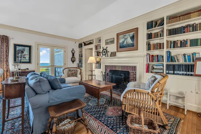 $14,500,000 | 825 Main Street, Vineyard Haven, MA 02568