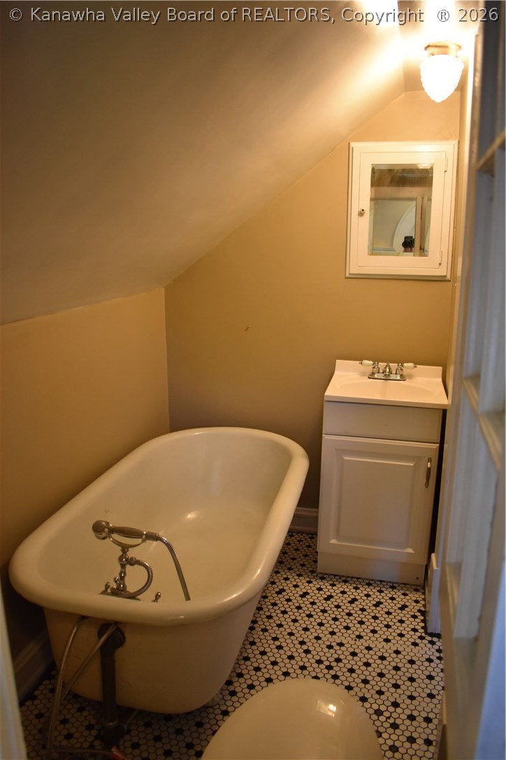 1007 Highland Road Charleston, WV 25302 - Photo 15 of 27 Gallery Image 15