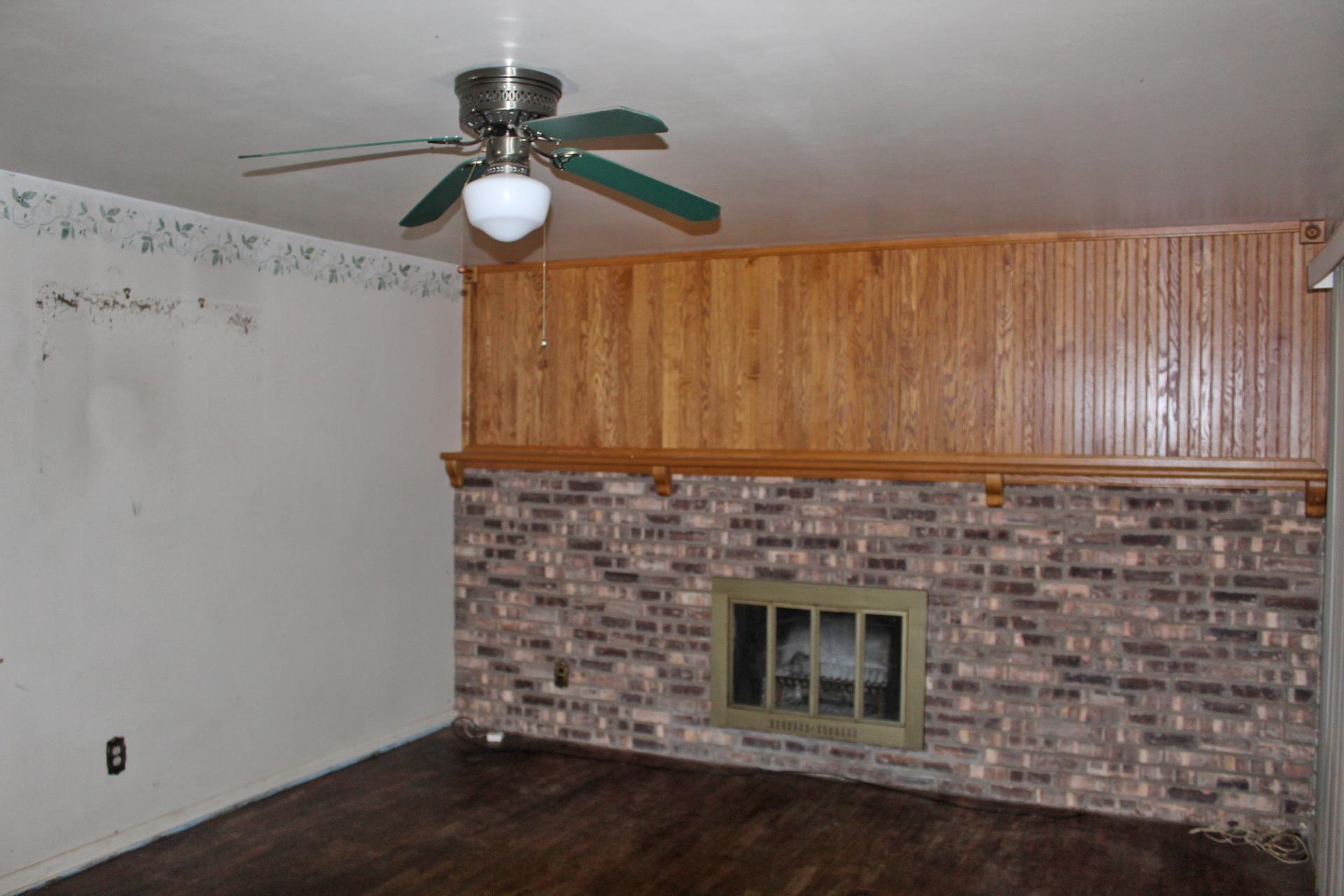 4354 Old Carriage Road Flint, MI 48507 - Photo 3 of 14 50162725-b3af132d-8a4b-400b-ab36-bc34a13d8468.JPG