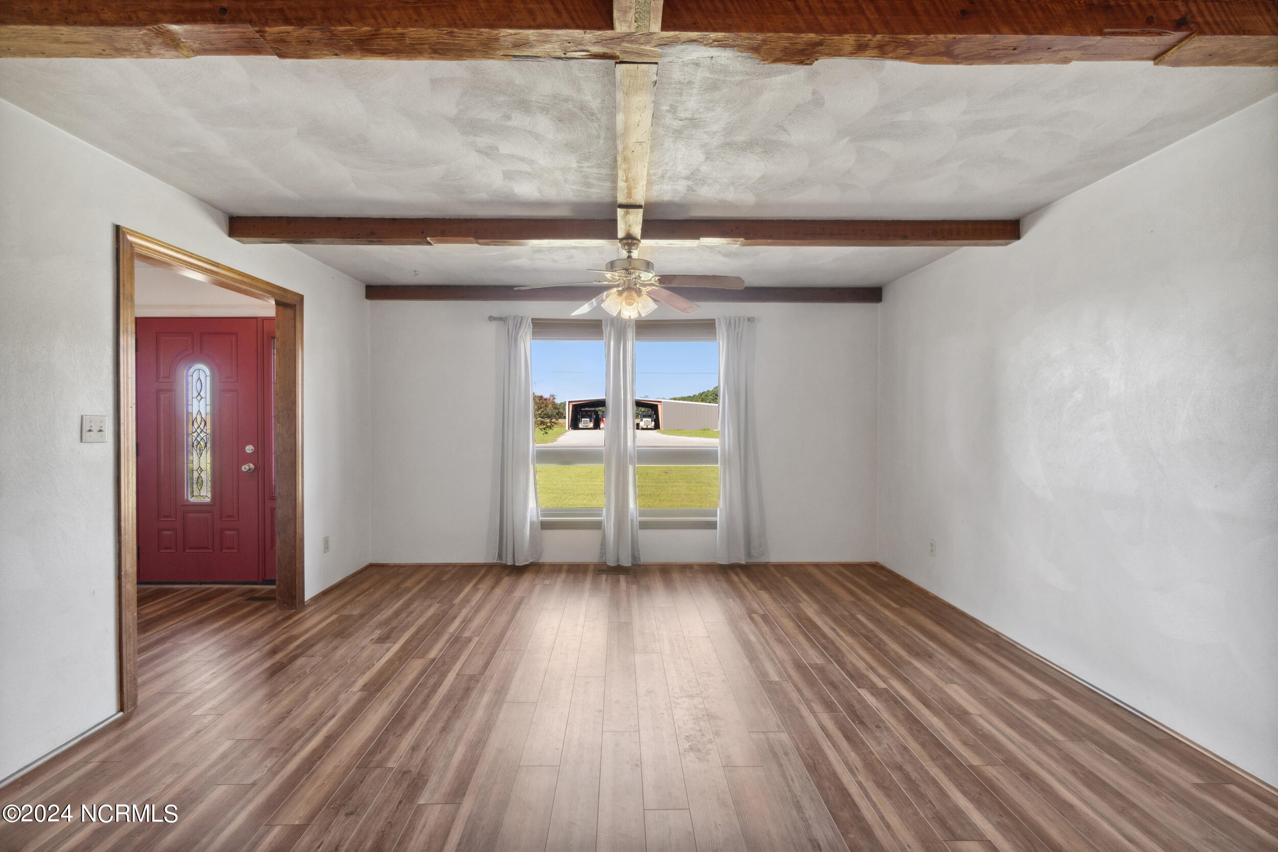 656 Bayside Road Elizabeth City, NC 27909 - Photo 19 of 45 great room