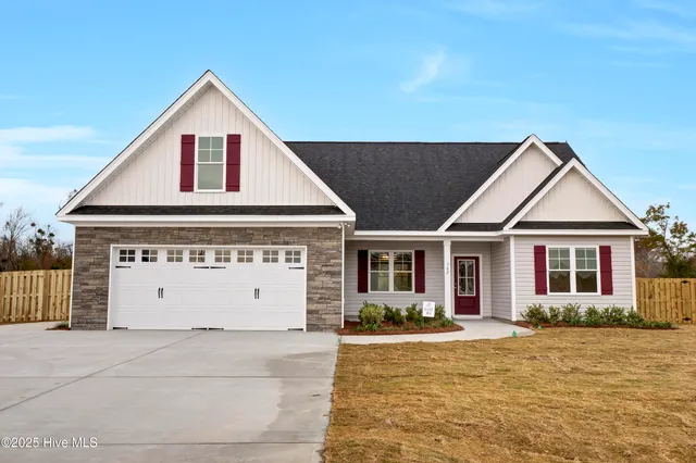 $409,000 | 11 Peach Bluff, Burgaw, NC 28425