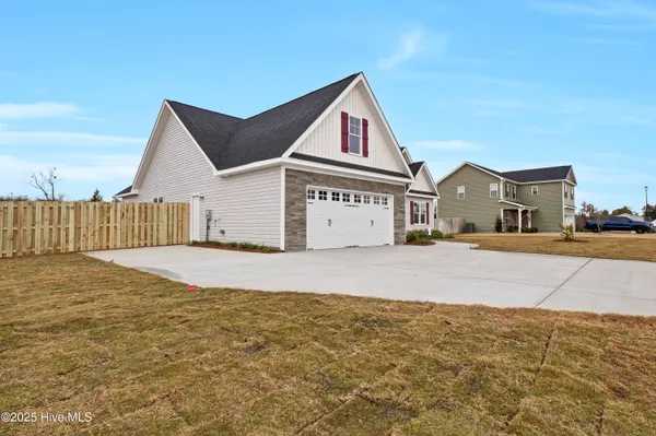 $409,000 | 11 Peach Court, Burgaw, NC 28425