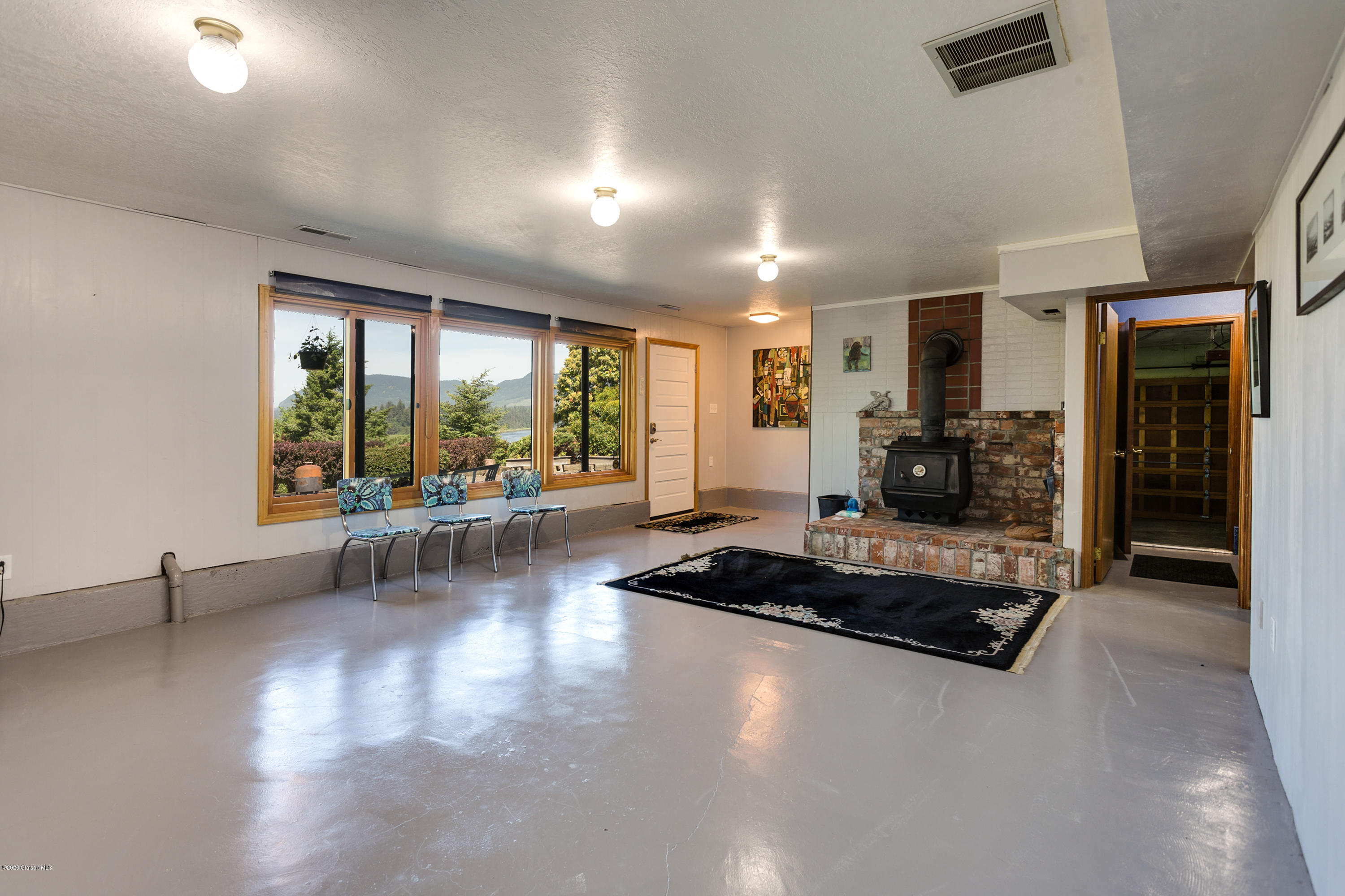 218 Spruce Street Wheeler, OR 97147 - Photo 10 of 18 great room