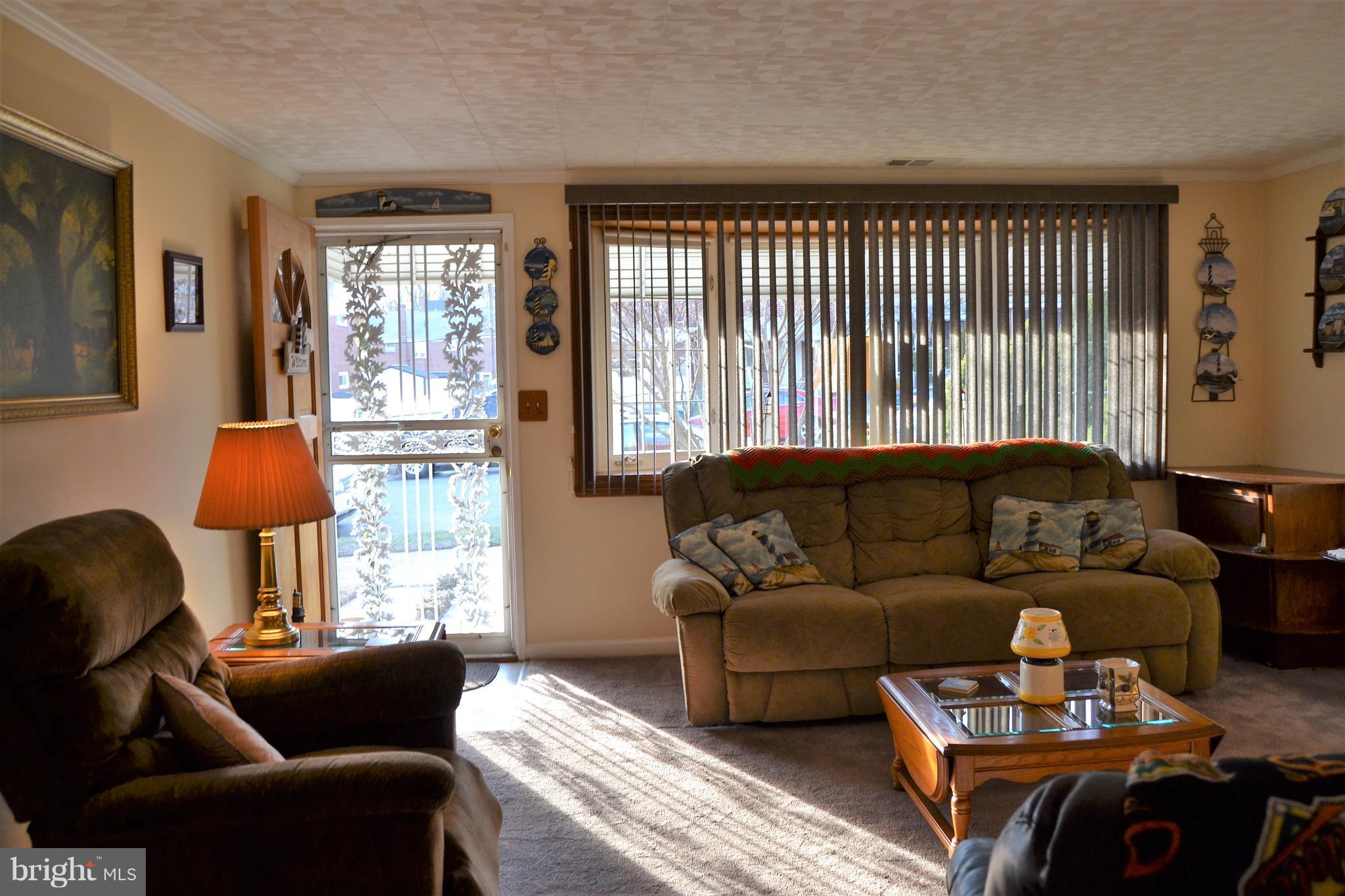4431 Norfen Road Baltimore, MD 21227 - Photo 2 of 14 Living Room