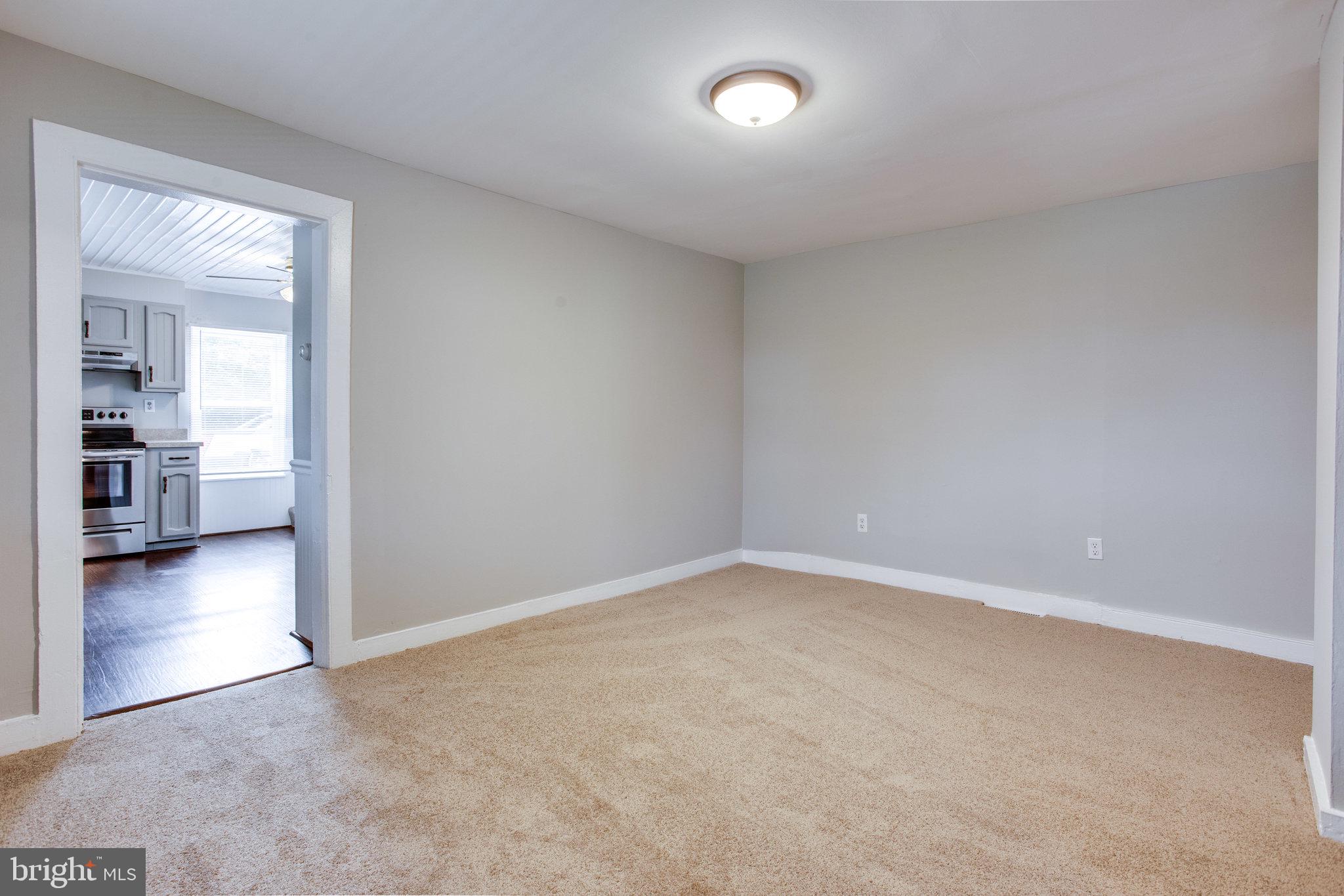 28520 Kemptown Road Damascus, MD 20872 - Photo 14 of 64 First floor bedroom