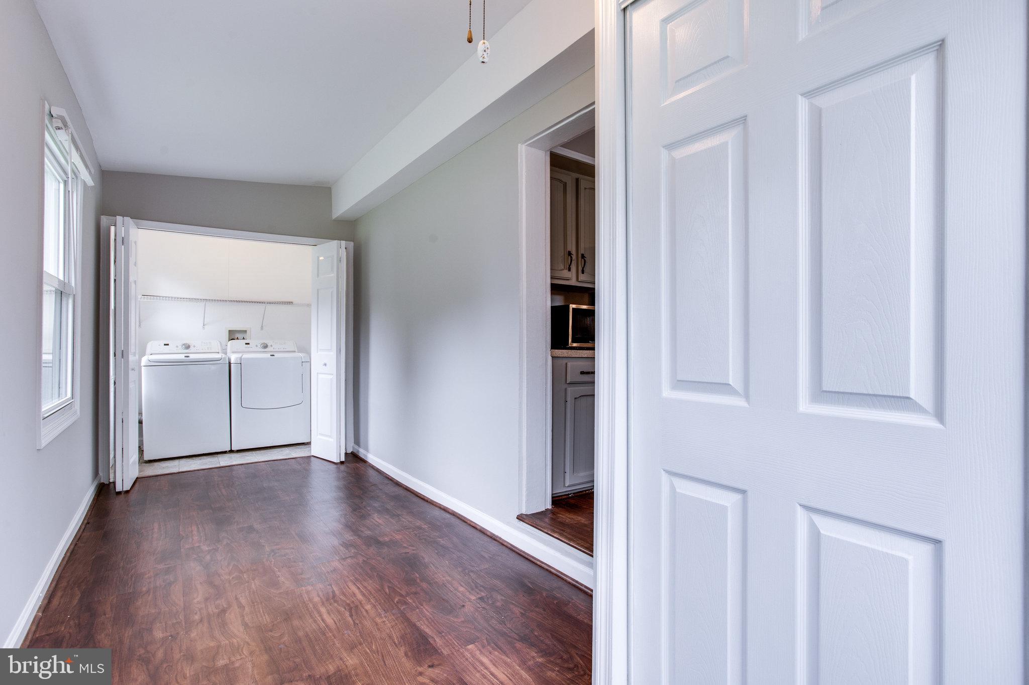 28520 Kemptown Road Damascus, MD 20872 - Photo 40 of 64 Rear entrance mud room