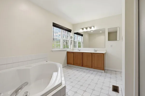 $750,000 | 71 Westwoods Boulevard, Hockessin, DE 19707