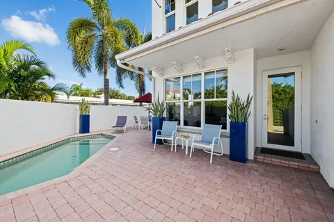 $959,000 | 844 North Victoria Park Road, Fort Lauderdale, FL 33304