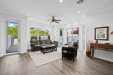 $959,000 | 844 North Victoria Park Road, Fort Lauderdale, FL 33304